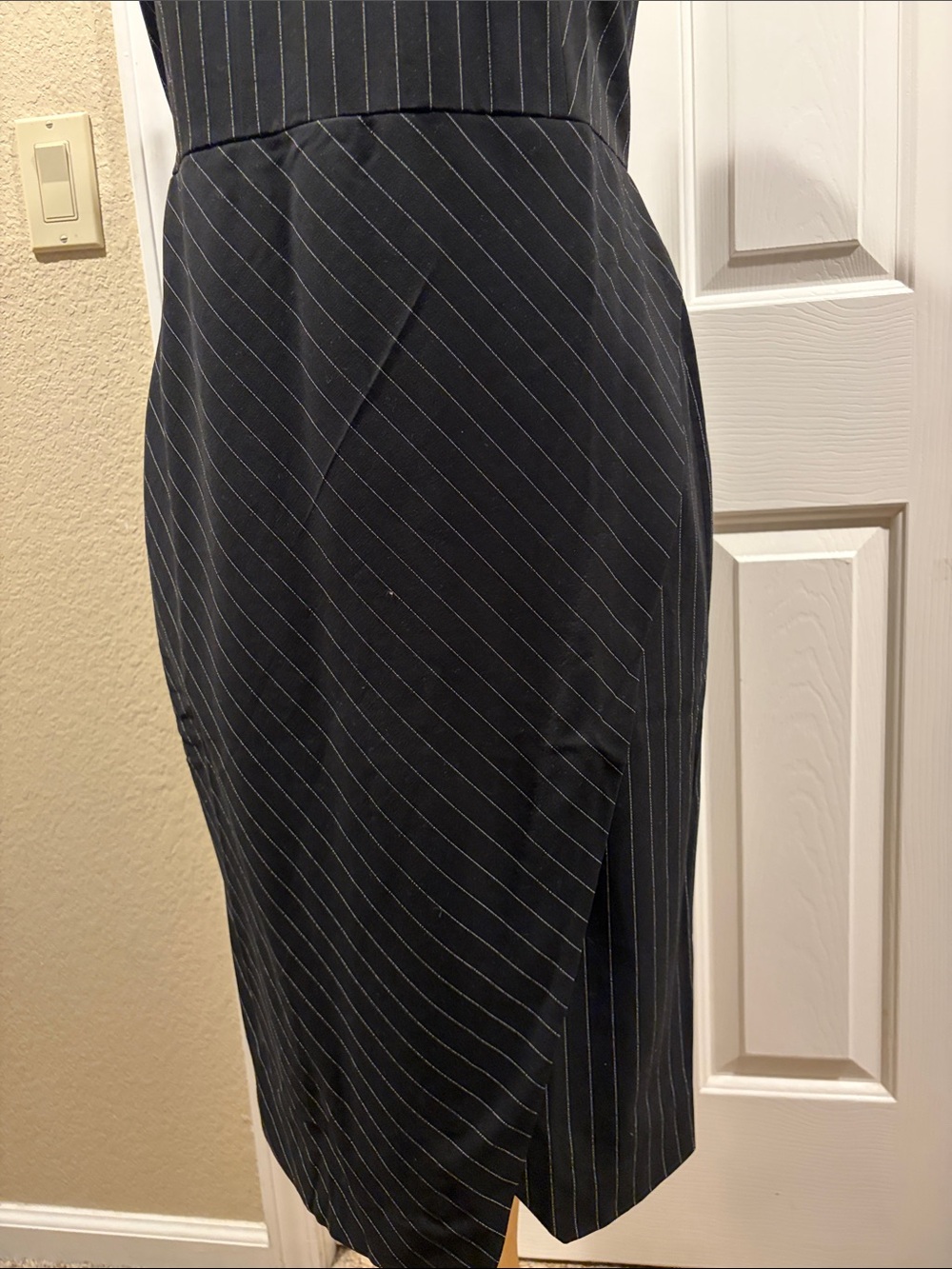 DKNY Black Pinstripe Midi Dress size 6 new with tags - Picture 6 of 10